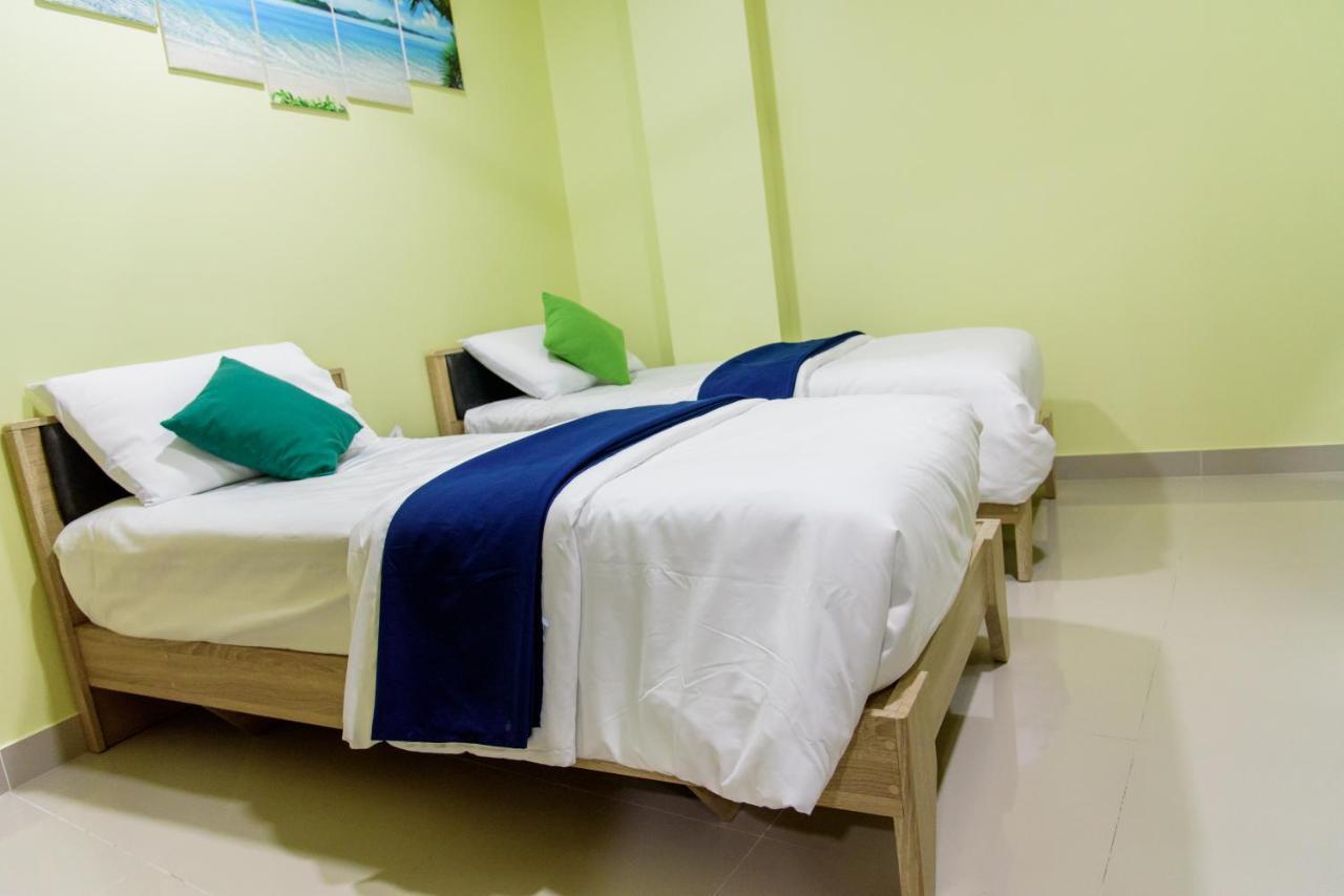 Tourist Inn Мале Экстерьер фото